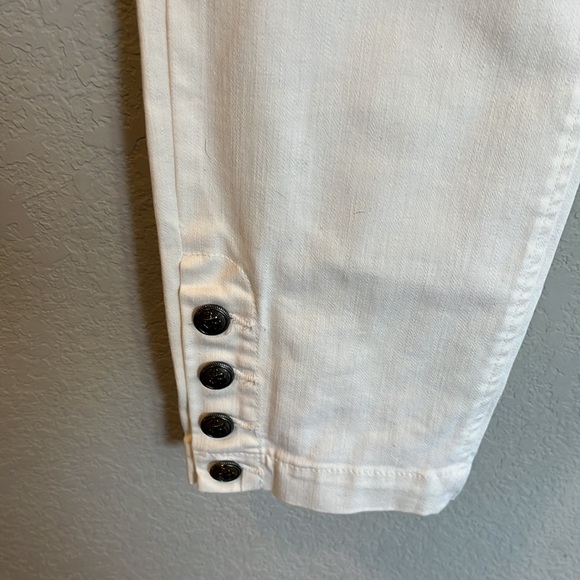 Talbots. NWT. 8. White. Flawless five pocket. Curvy. Slimming. - Picture 2 of 11